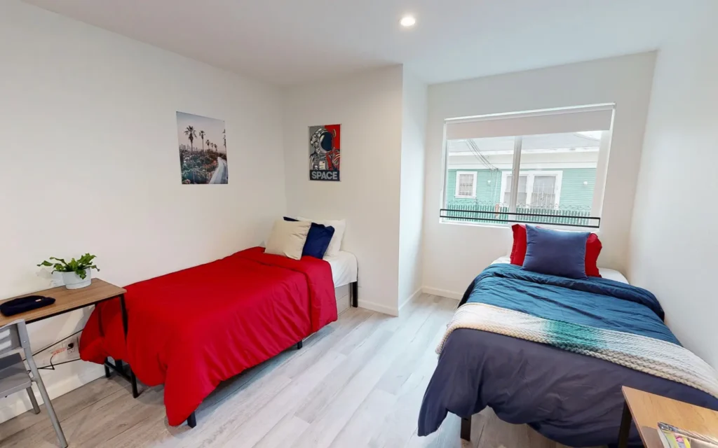 Double bedroom at Hive Ellendale - Student housing Los Angeles